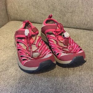 CHACO 🦎 Girls Water Shoes EUC size 2